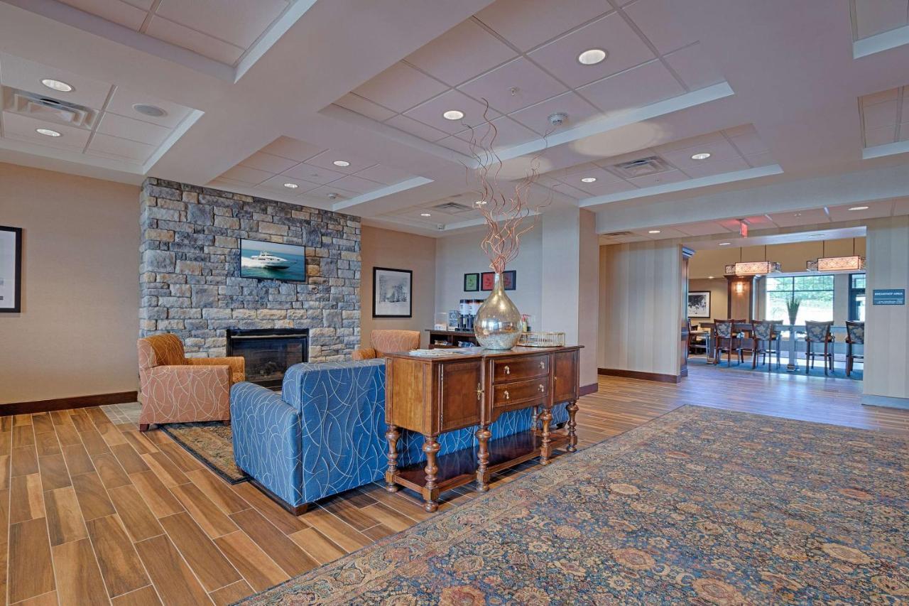Hampton Inn & Suites Cazenovia, Ny Exterior foto
