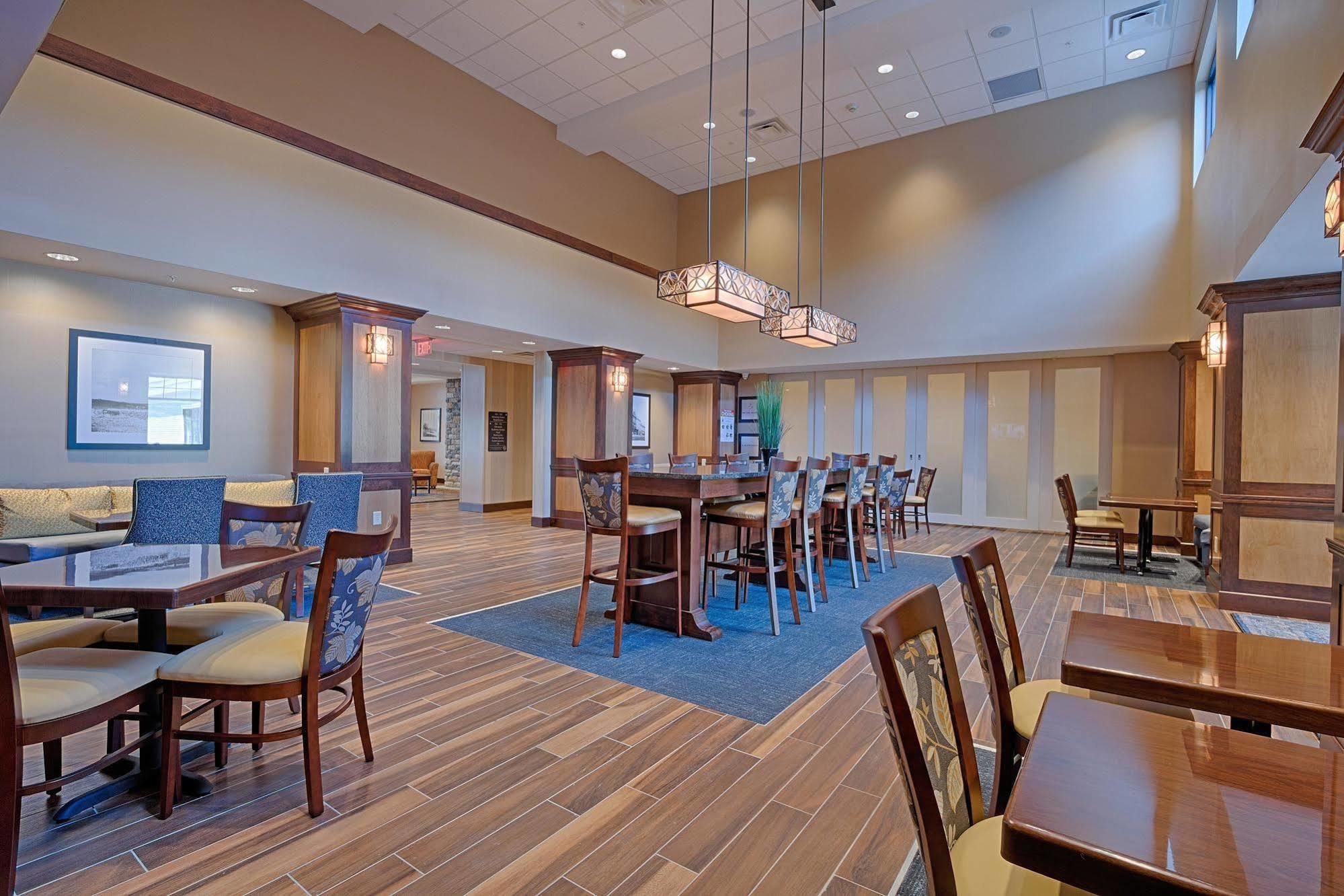 Hampton Inn & Suites Cazenovia, Ny Exterior foto